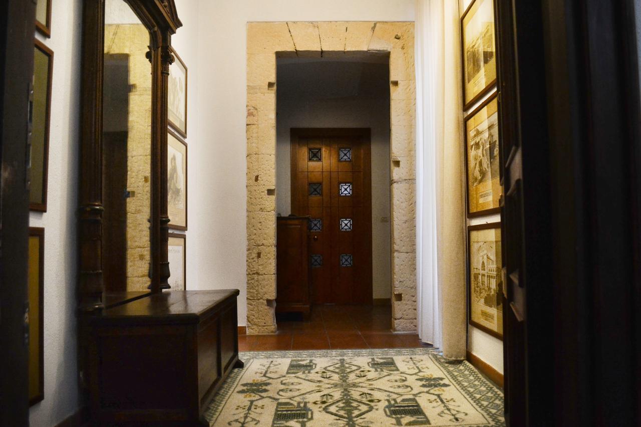 Готель Relais Del Porto Кальярі Екстер'єр фото