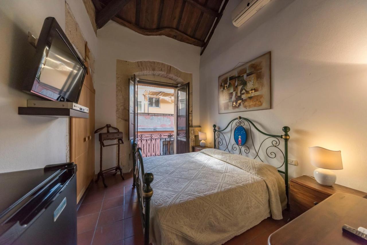 Готель Relais Del Porto Кальярі Екстер'єр фото